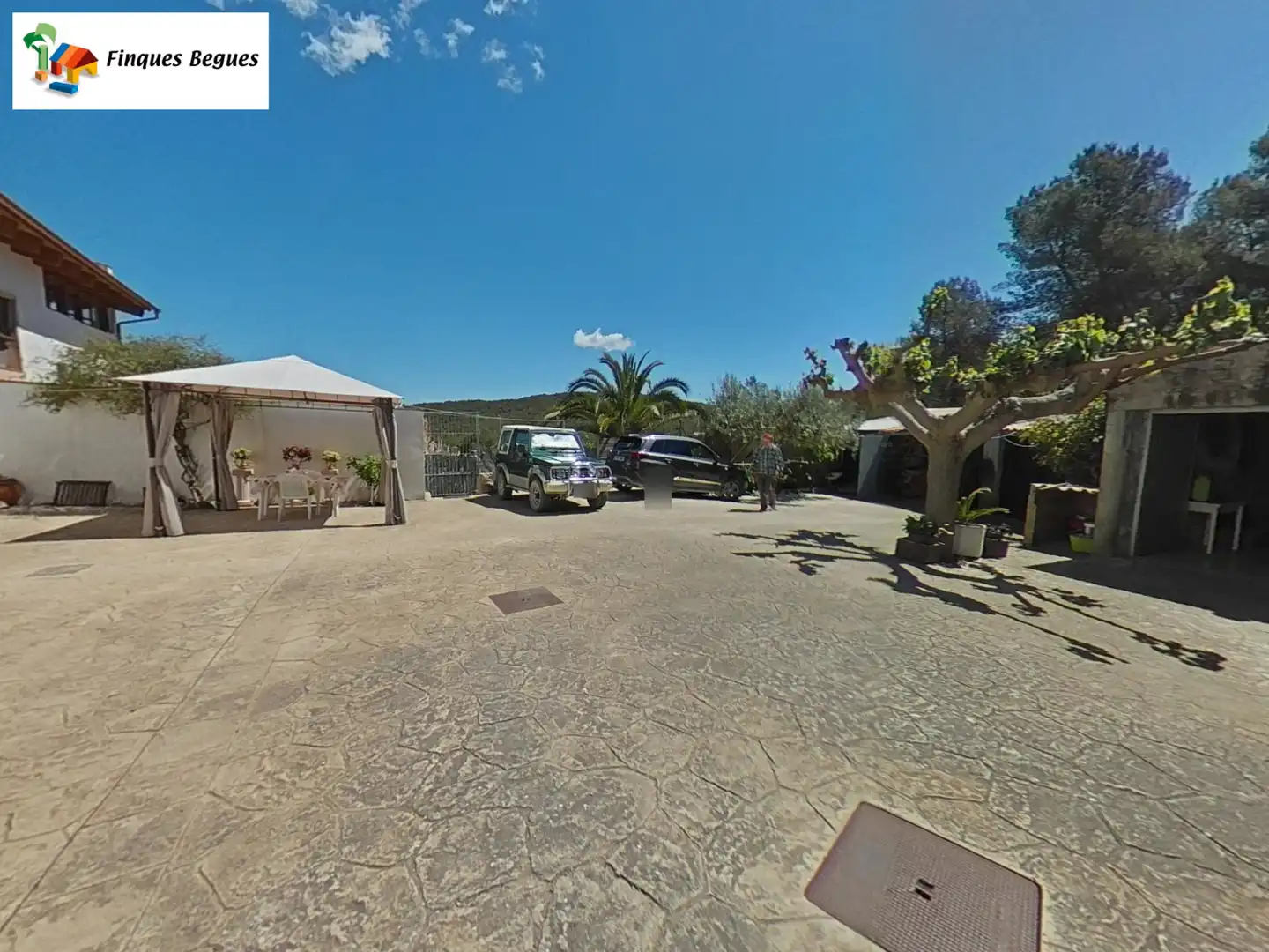 Aparcament de Finca rústica en venda en Begues amb Calefacció, Jardí privat i Moblat