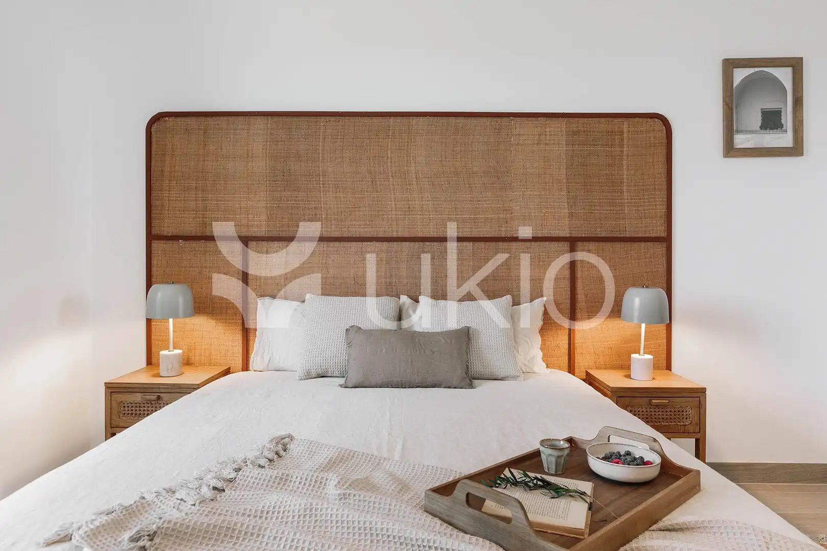 Dormitori de Apartament de lloguer en Barcelona amb Aire condicionat, Calefacció i Moblat
