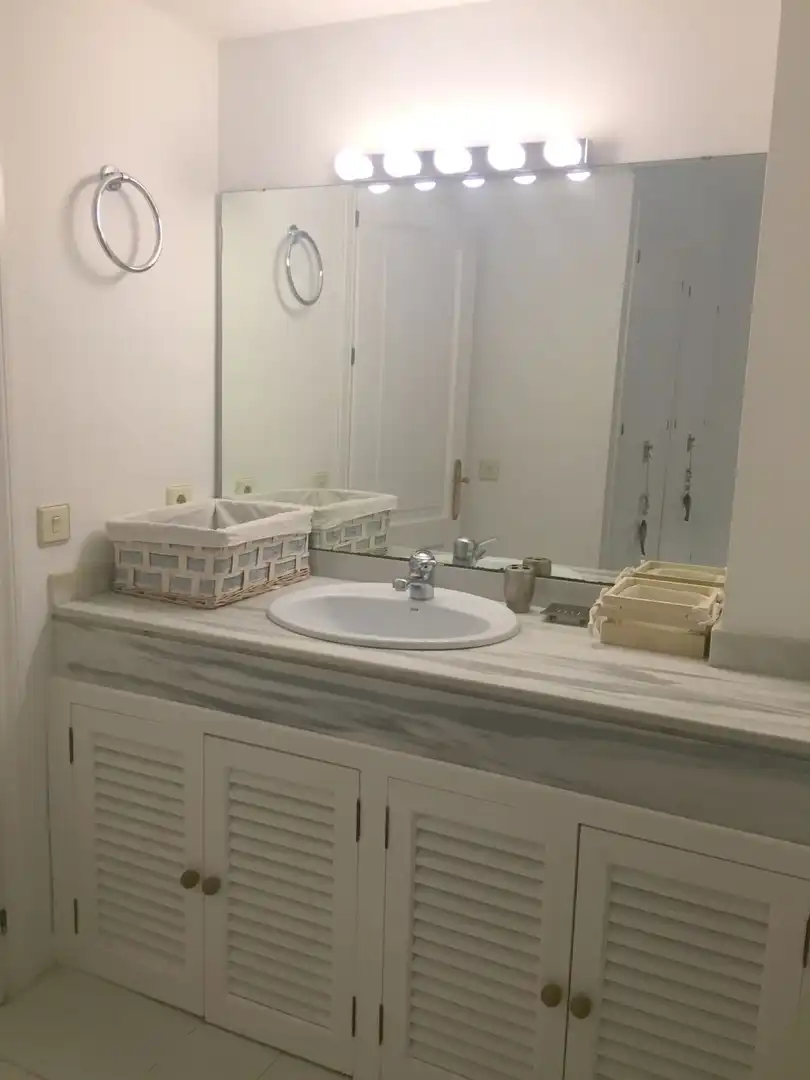 Baño de Casa o chalet de alquiler en Marbella con Terraza, Amueblado y Piscina comunitaria