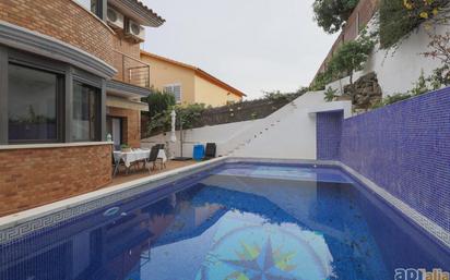 Piscina de Casa o xalet en venda en Premià de Dalt amb Terrassa, Piscina i Balcó