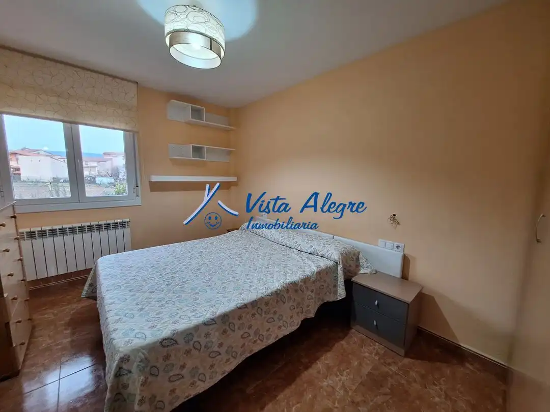 Habitación de Piso en venta en Anguciana con Calefacción, Trastero y Piscina