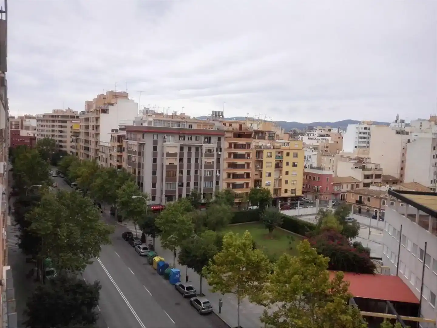 Exterior view of Flat for rent in Llevant