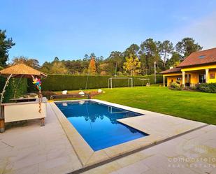 Piscina de Casa o xalet en venda en Ames amb Calefacció, Jardí privat i Terrassa