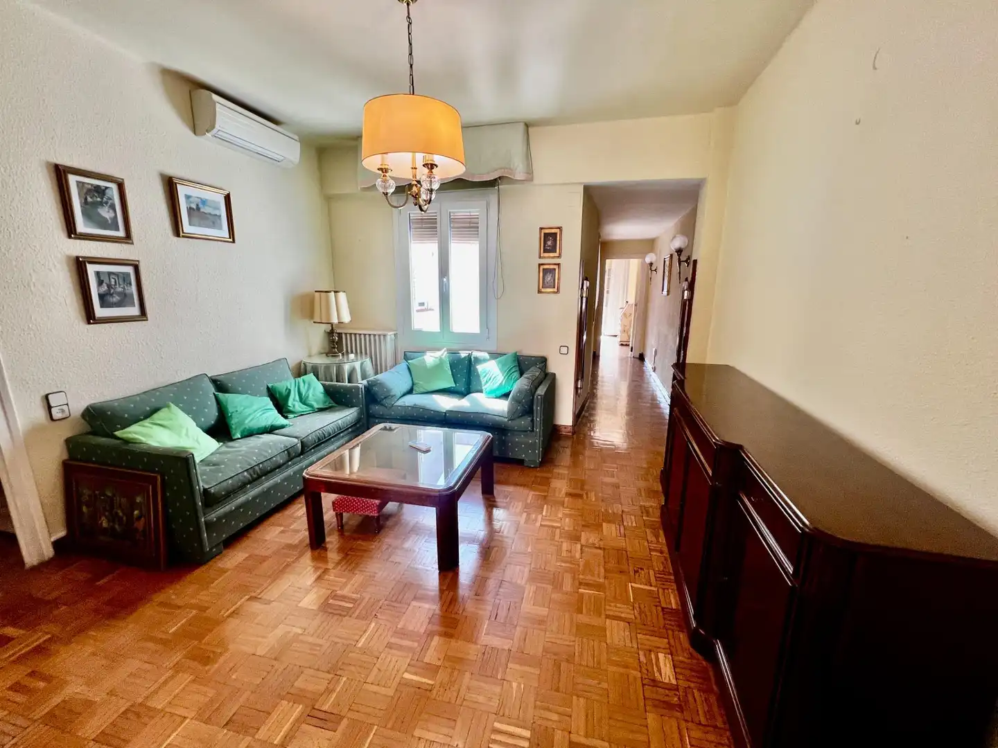 Sala d'estar de Pis de lloguer en Zaragoza amb Aire condicionat, Calefacció i Parquet