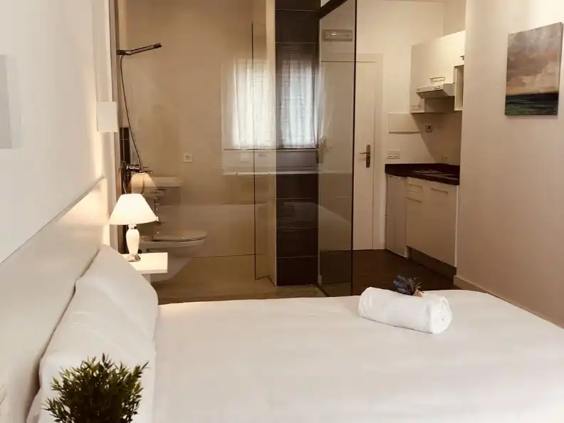 Studio with pool to rent in Plaza Poniente 30, imagen 5