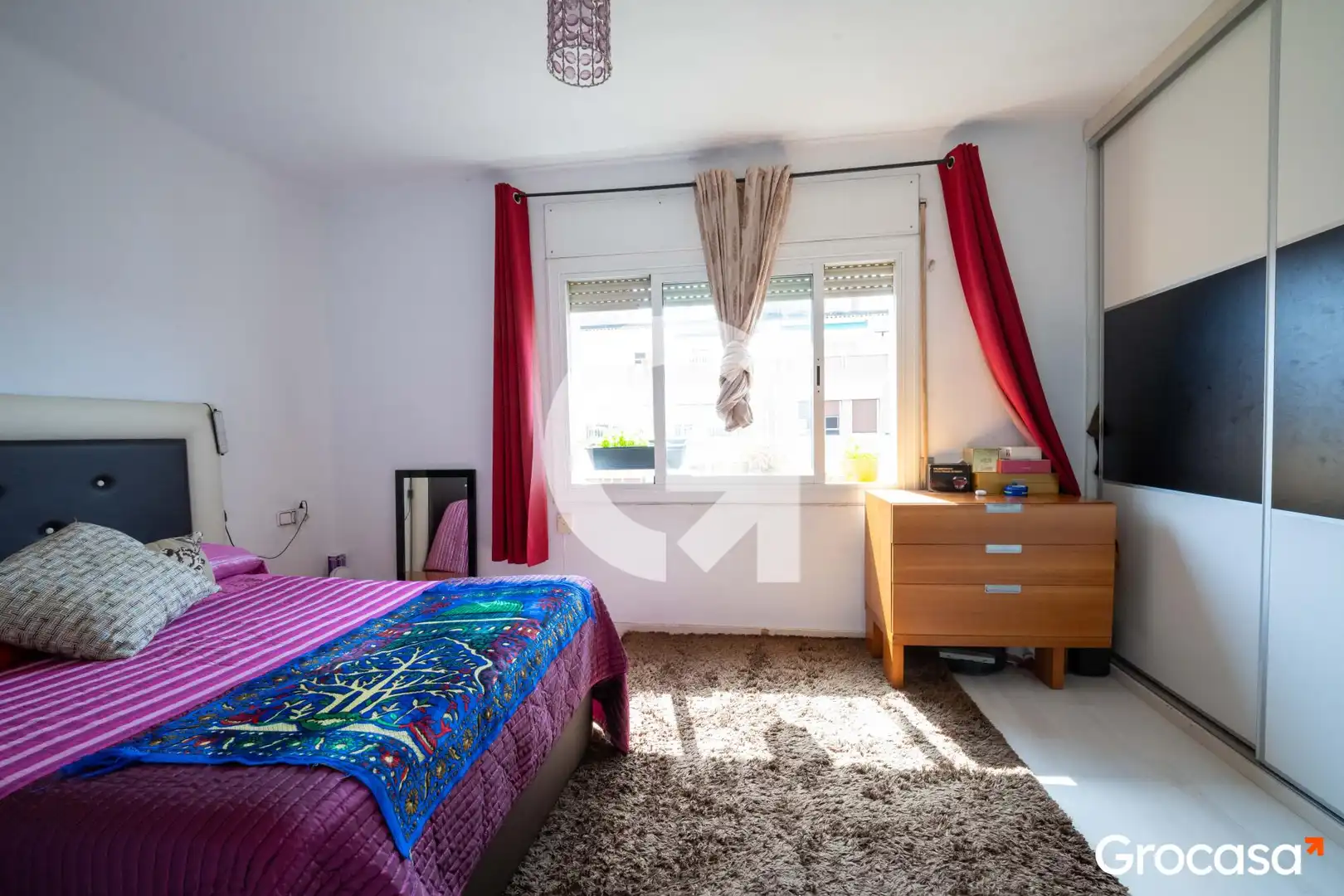 Habitación de Piso en venta en Mataró con Horno, Lavadora y TV