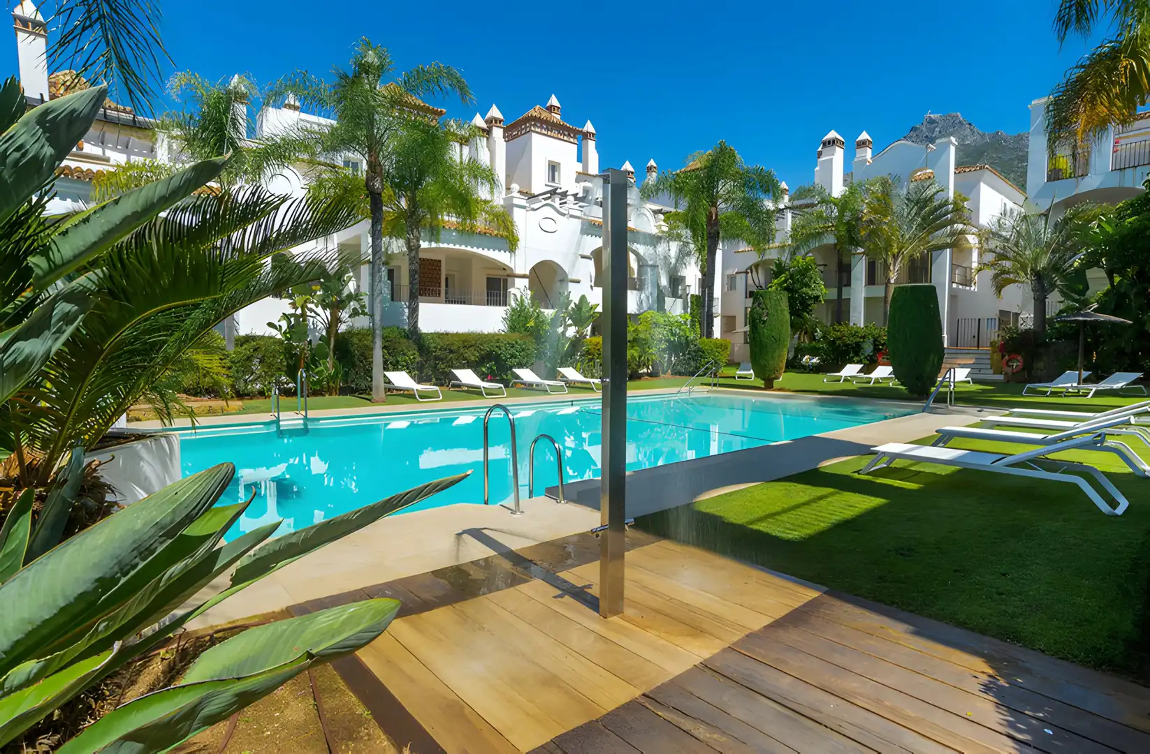Jardí de Planta baixa en venda en Marbella amb Aire condicionat, Terrassa i Piscina