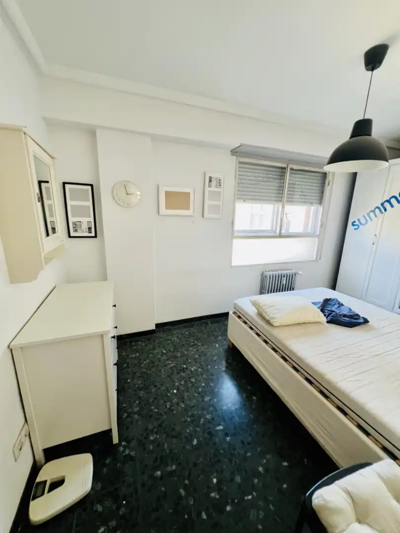 Habitación de Piso en venta en Zaragoza con Calefacción, Amueblado y Horno