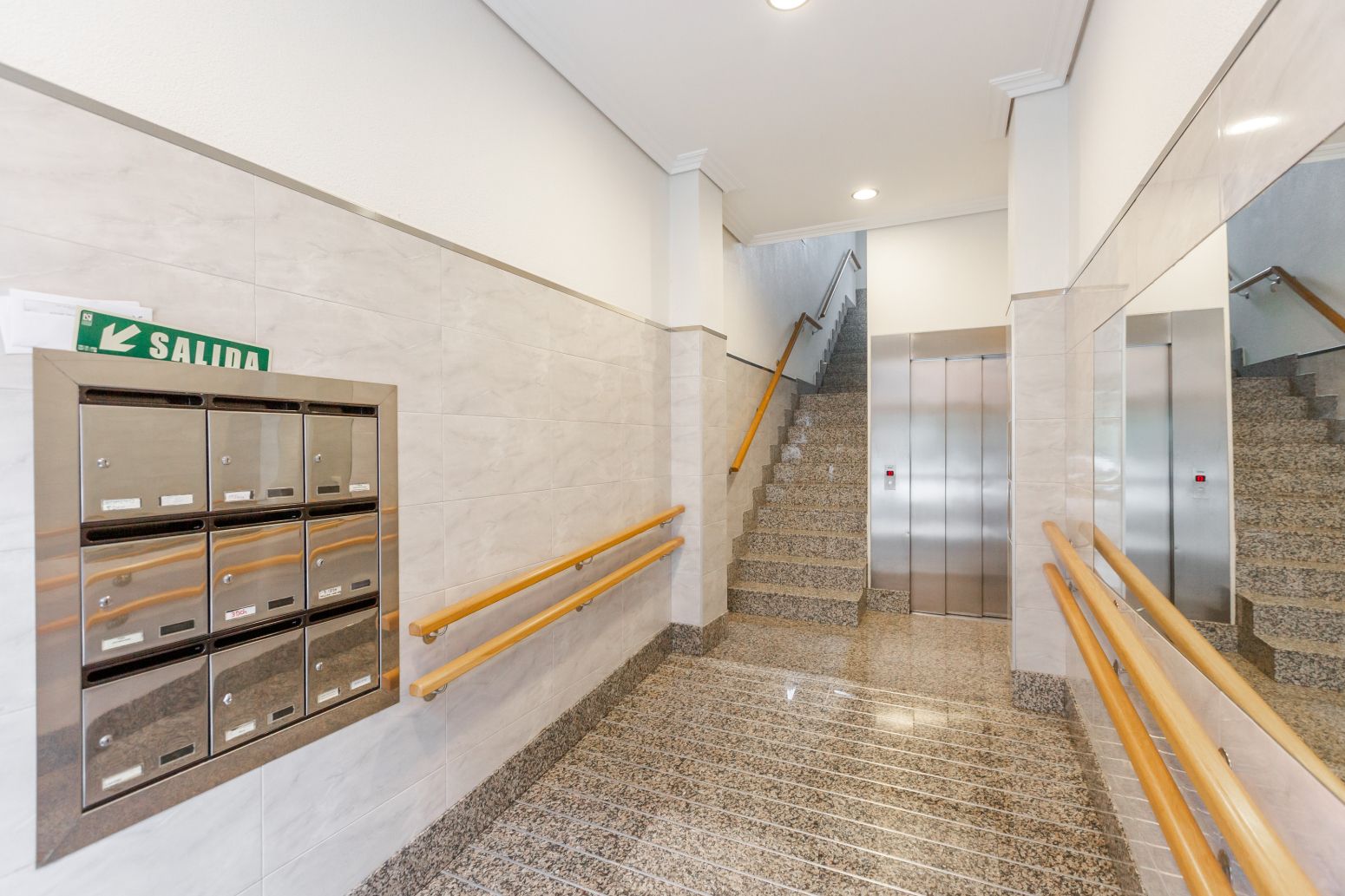 Pis en venda en  Pamplona / Iruña amb Calefacció, Parquet i Balcó