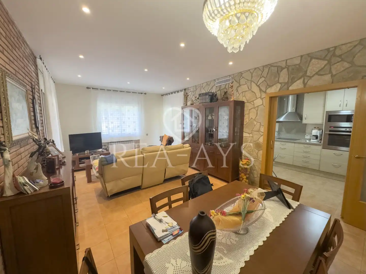 Sala de estar de Casa o chalet en venta en Vallirana con Aire acondicionado, Calefacción y Jardín privado