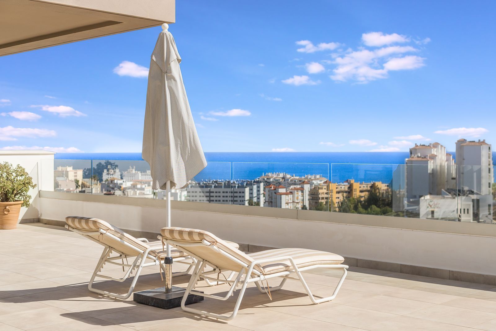 Terrace of Apartment for sale in Estepona  with Terrace, Storage room and Furnished