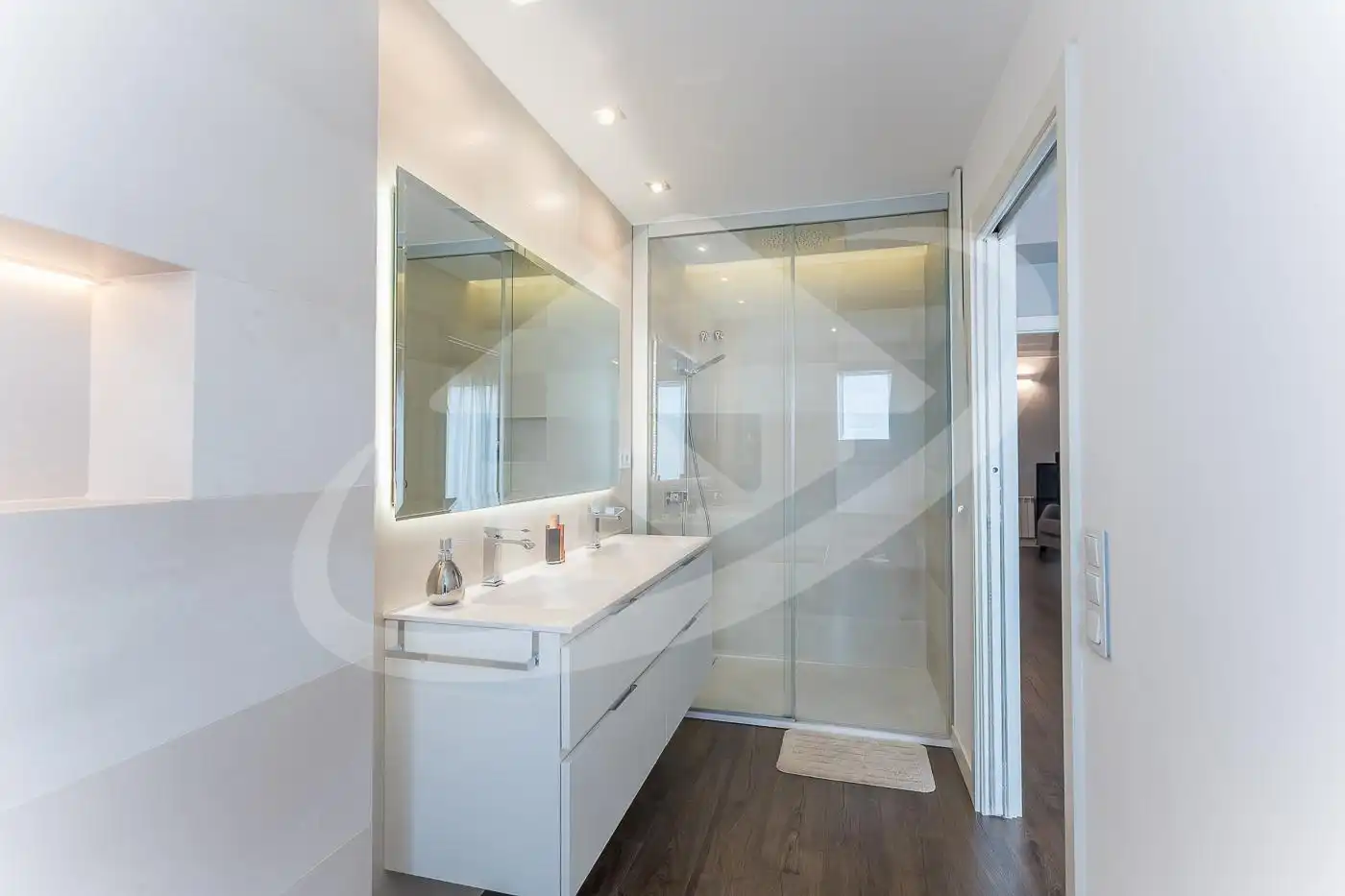 Bathroom of Houses for sale in Sabadell  with Heating, Private garden and Parquet flooring