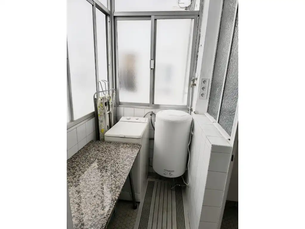 Flat for rent in Calle Julio Pellicer, Ciudad Jardín - Zoco