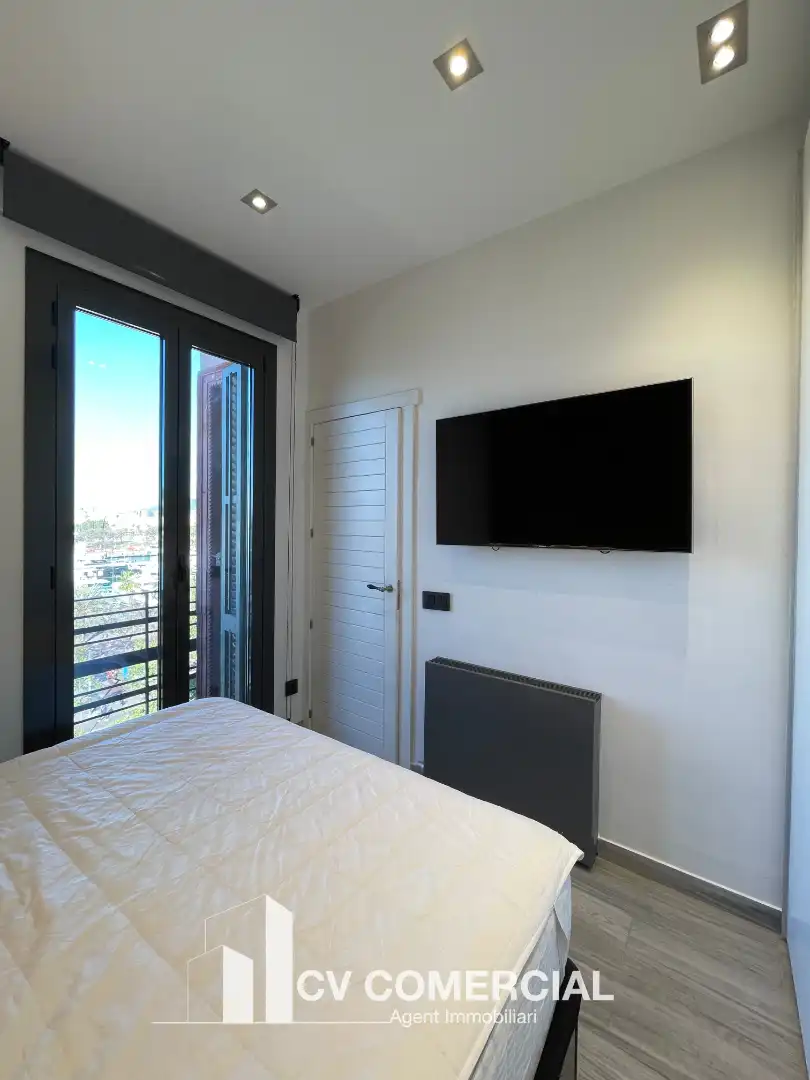 Bedroom of Flat for sale in Barcelona  with Air Conditioner, Heating and Parquet flooring