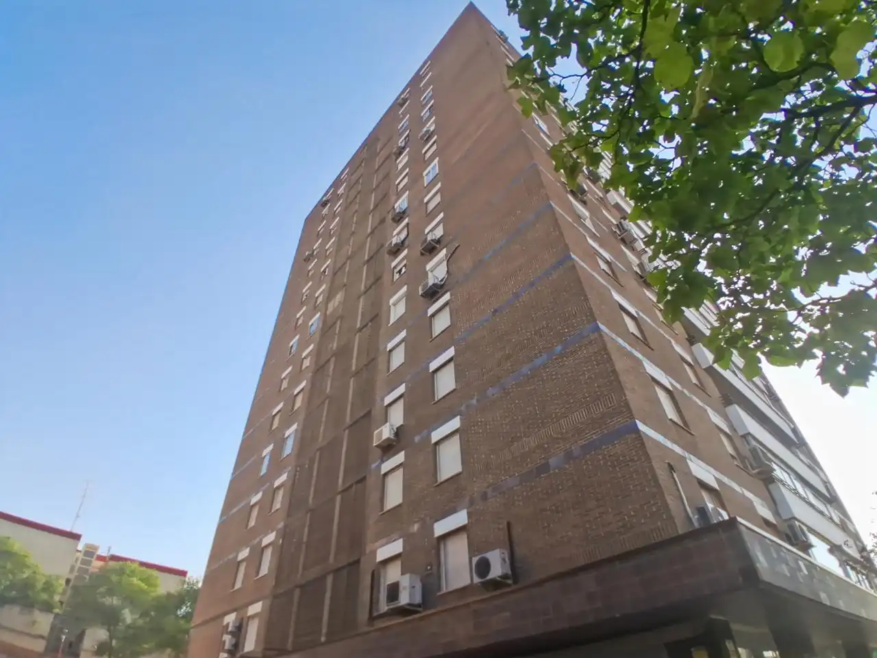 Vista exterior de Pis en venda en Madrid amb Calefacció, Parquet i Terrassa
