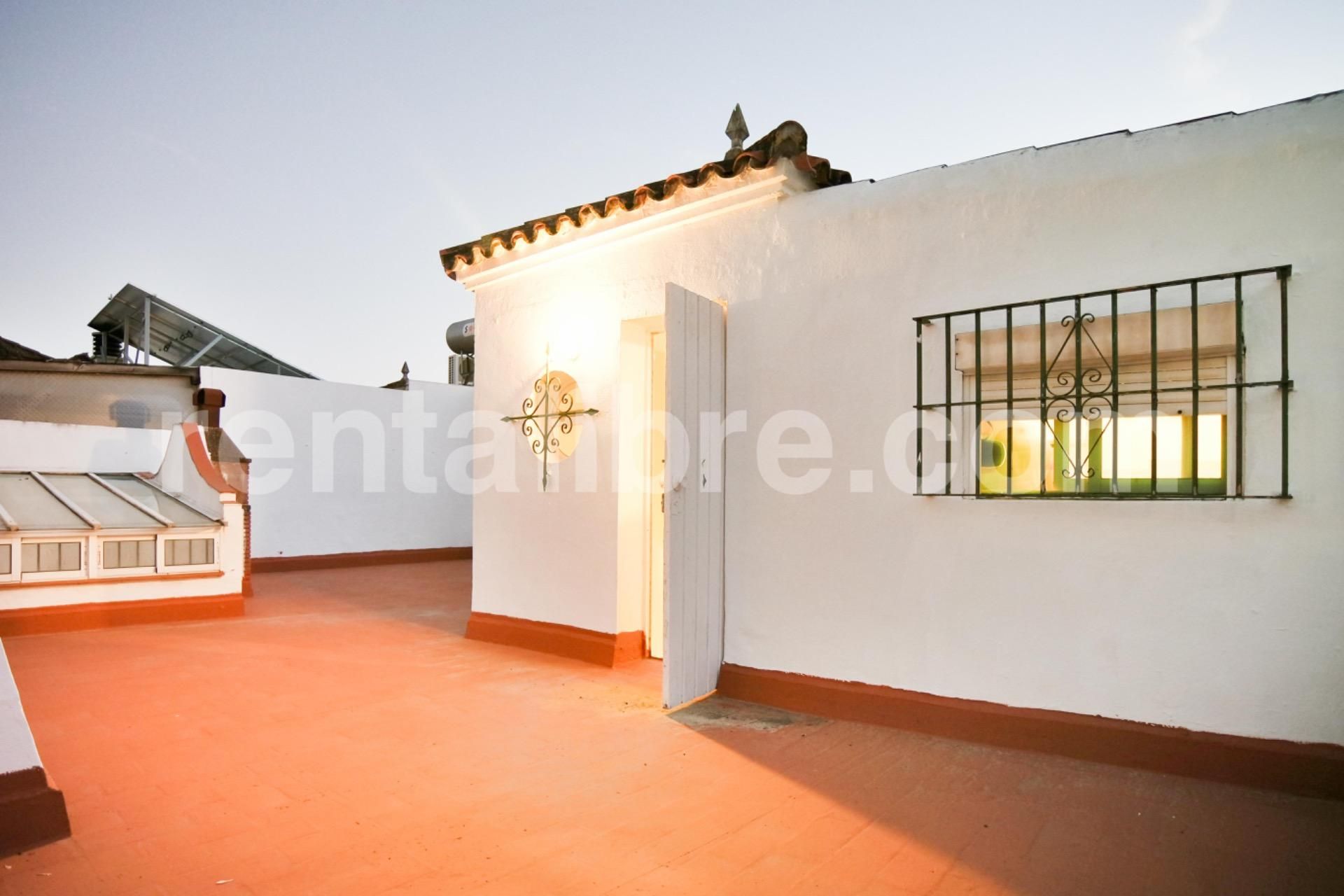 Vista exterior de Casa adosada en venta en Jerez de la Frontera con Terraza