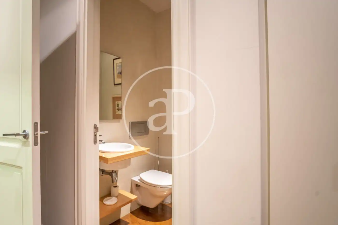 Badezimmer von Wohnung zur Miete in Barcelona mit Klimaanlage, Heizung und Möbliert