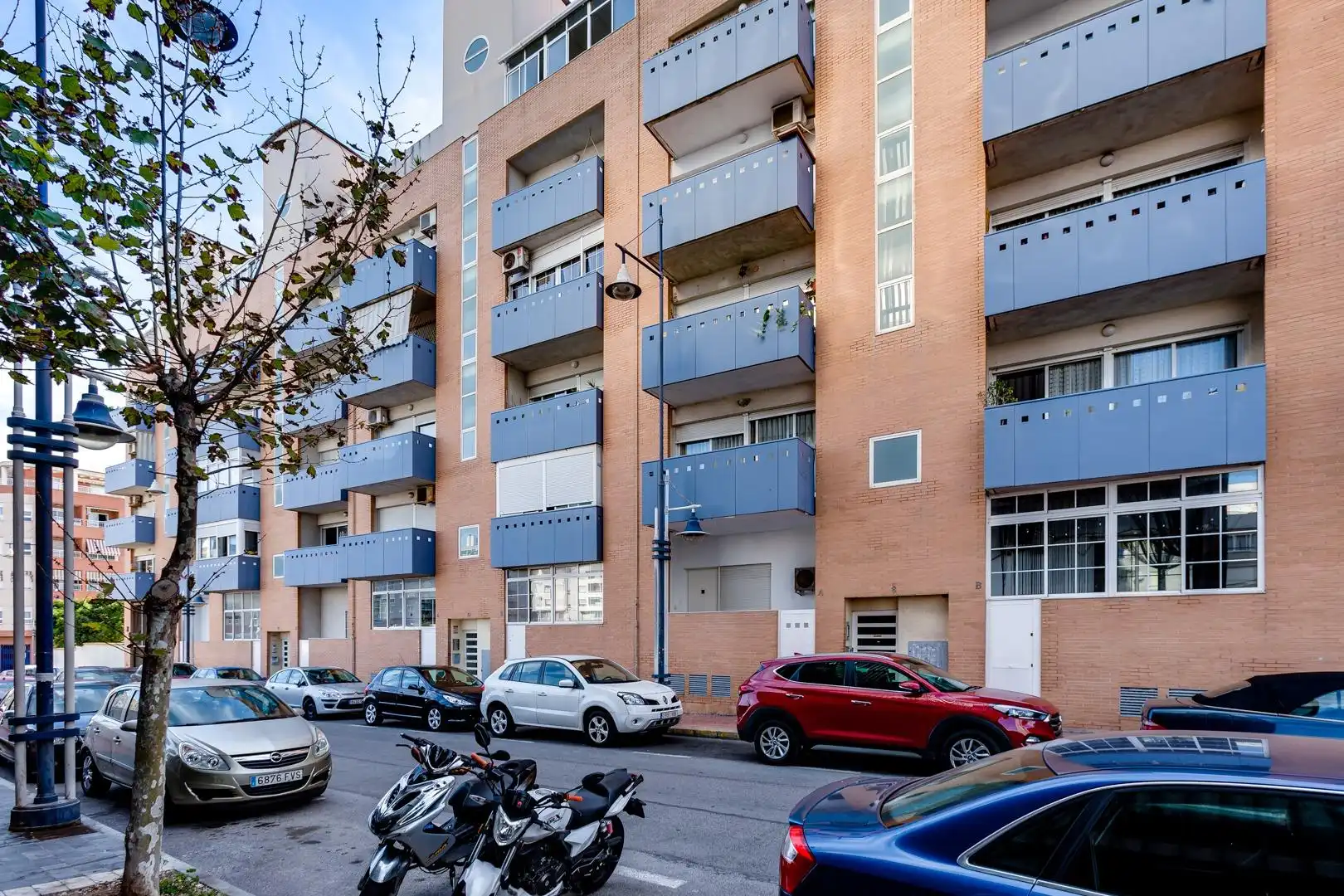 Außenansicht von Wohnungen zur Miete in Torrevieja mit Klimaanlage, Heizung und Privatgarten
