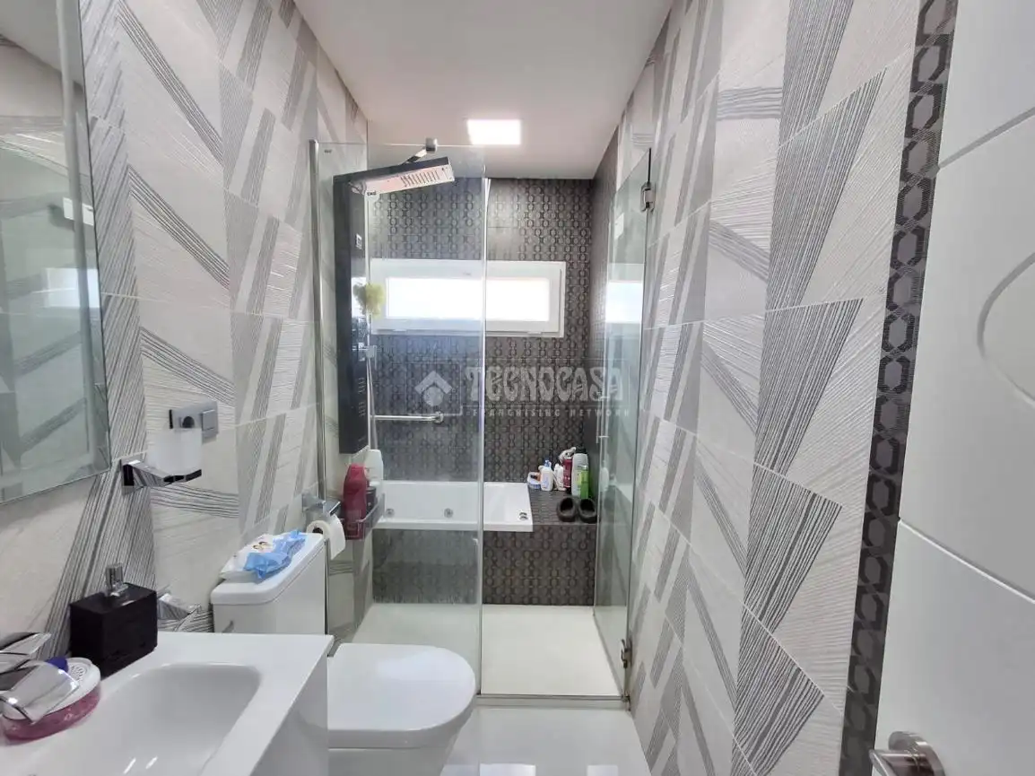 Bathroom of Detached homes for sale in La Carolina  with Air Conditioner and Balcony