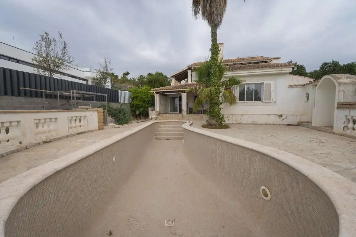 Vista exterior de Casa o xalet en venda en Sant Josep de sa Talaia amb Calefacció, Jardí privat i Terrassa