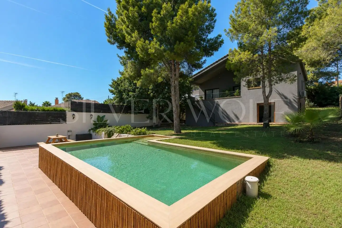 Casa amb piscina en venda a calle Arc de Sant Martí