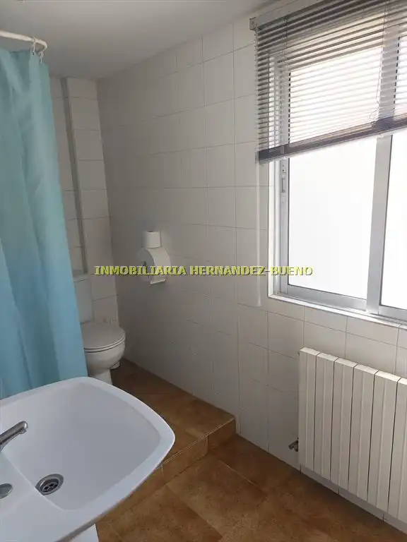 Badezimmer von Büro zur Miete in Salamanca mit Klimaanlage, Heizung und Möbliert