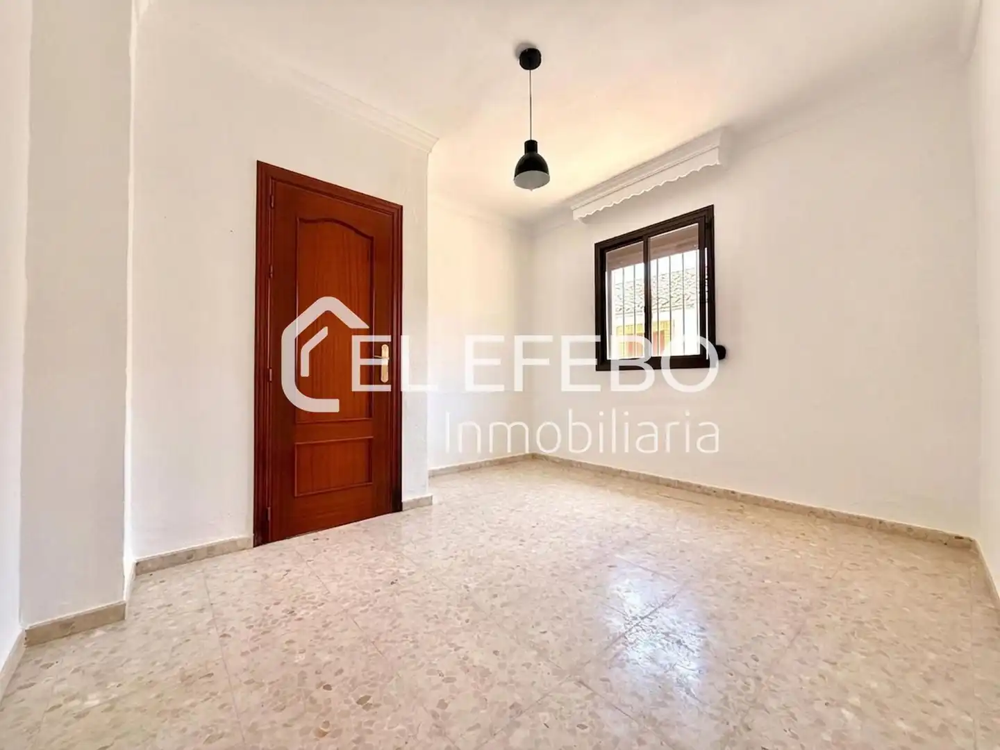 Vista exterior de Casa o xalet de lloguer en Antequera amb Aire condicionat, Calefacció i Terrassa