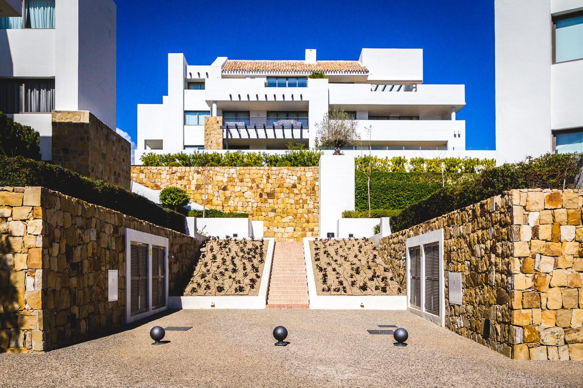 Exterior view of Attic for sale in Benahavís  with Air Conditioner, Terrace and Storage room