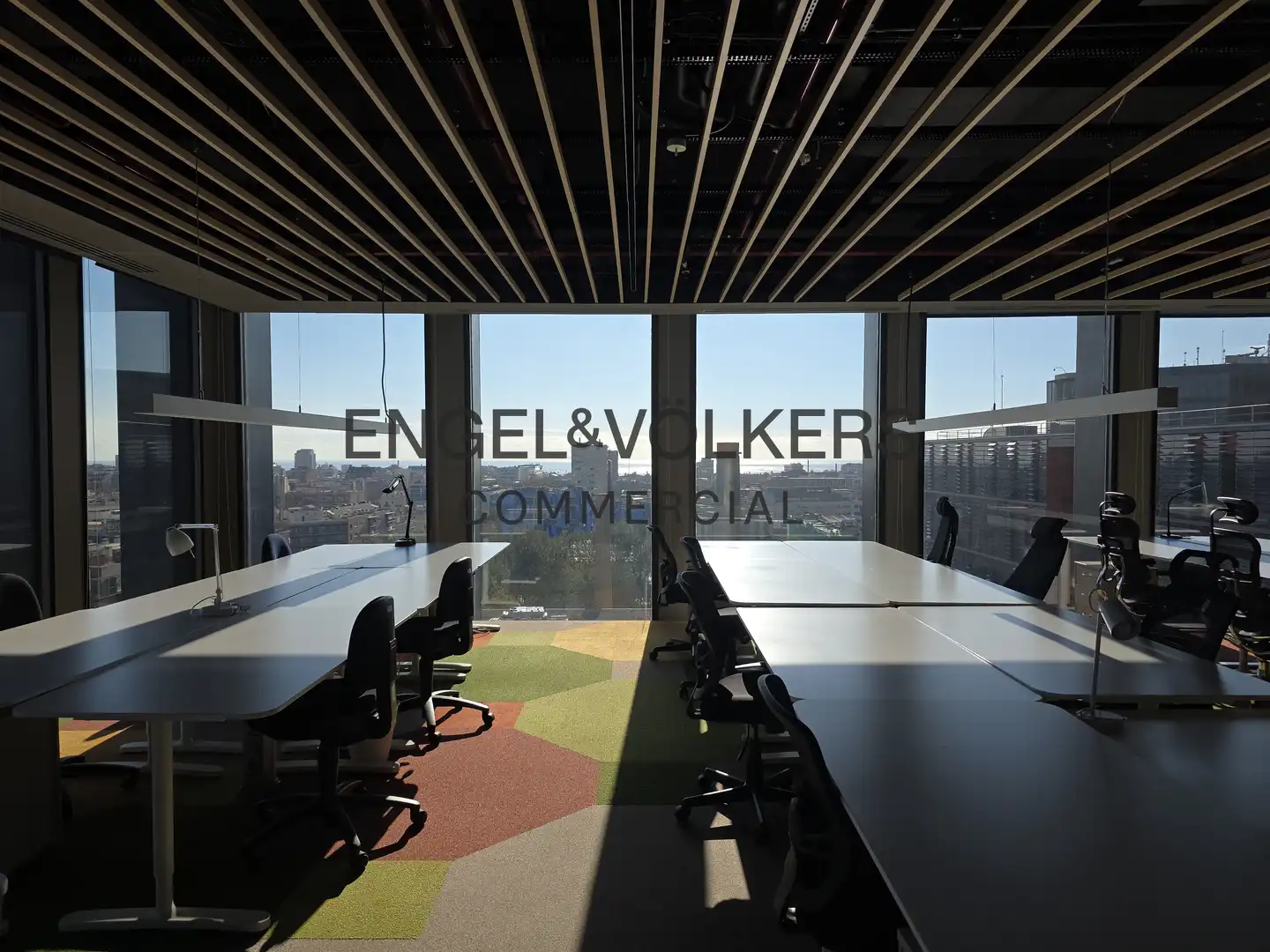 Office for rent in Barcelona  with Air Conditioner and Furnished
