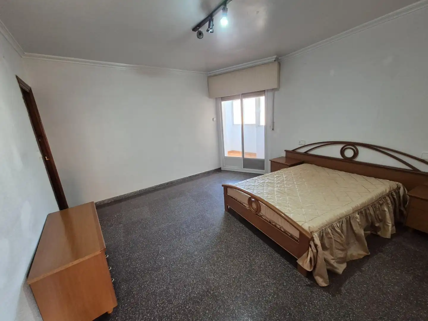 Dormitori de Àtic en venda en Petrer amb Terrassa i Moblat