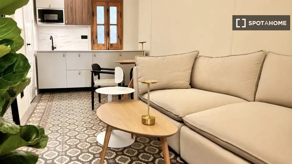 Piso con terraza en alquiler en Eixample, imagen 2