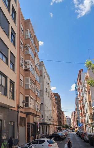 Piso en Venta en Carrer de Vicent Brull en El Cabanyal - El Canyamelar