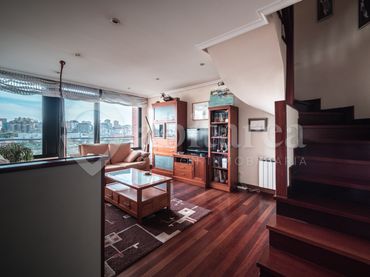Dúplex con balcón en venta en Calle Alfonsina Storni