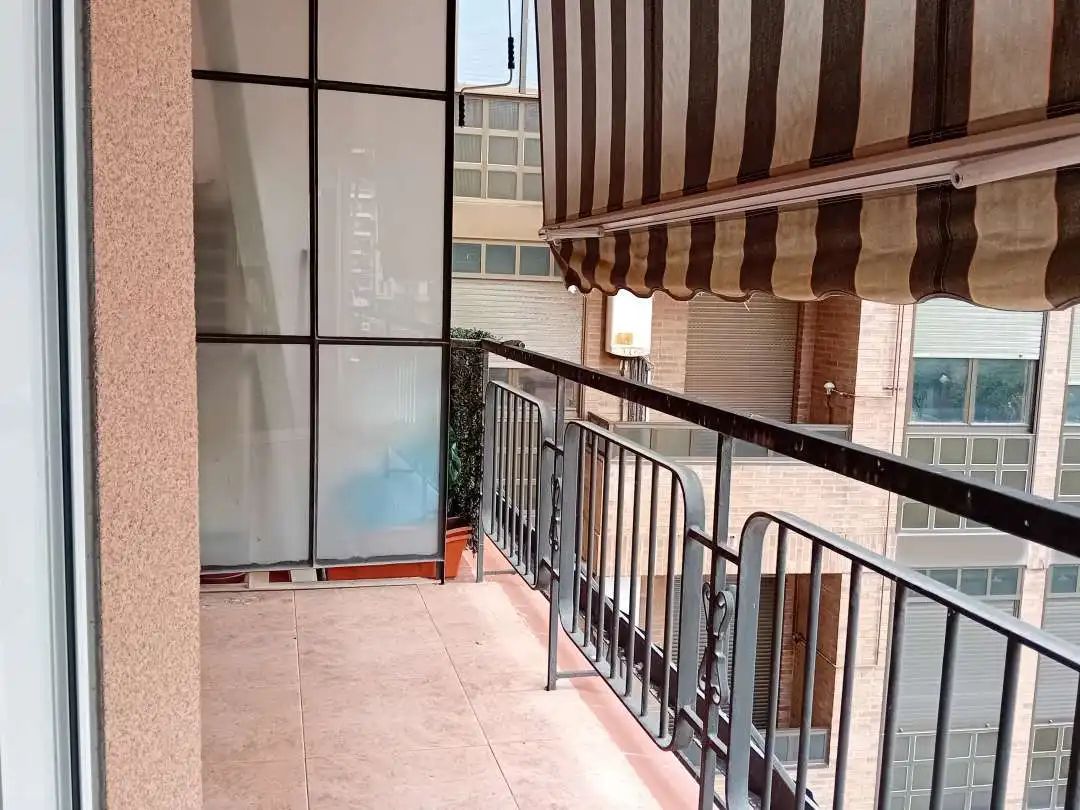 Flat for rent in Calle Miguel Villanueva, Gran Via