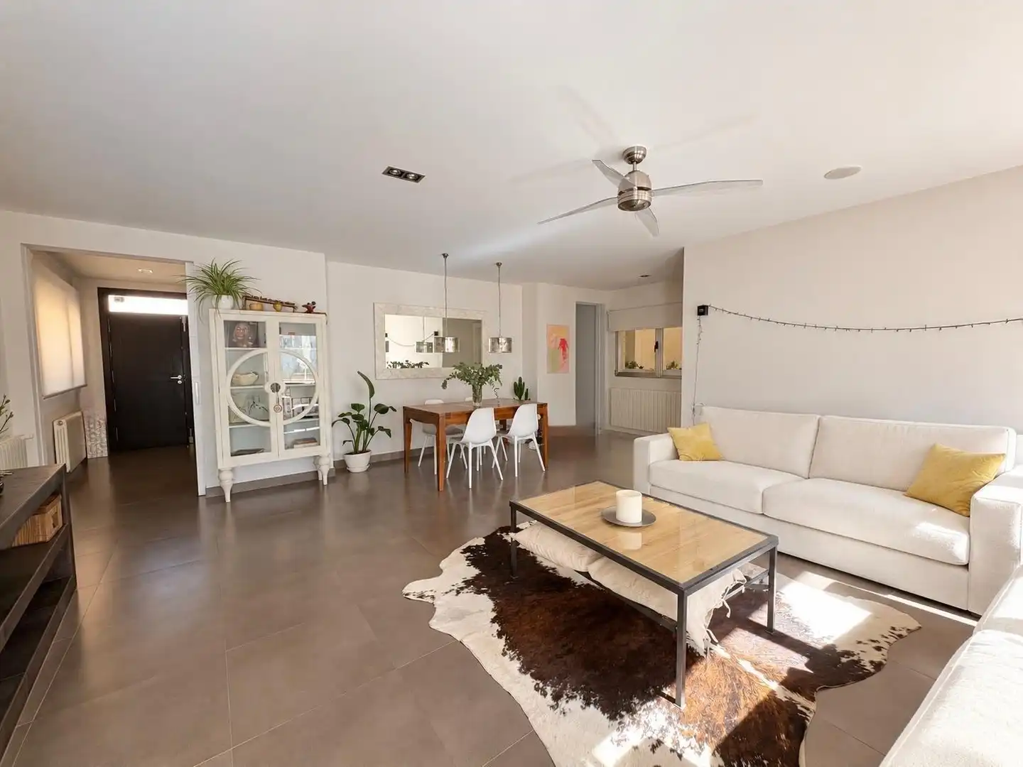 Sala d'estar de Casa o xalet en venda en La Roda, Albacete