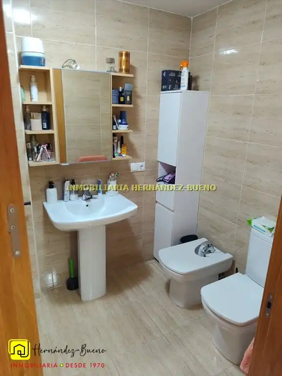 Baño de Piso en venta en Moriscos con Calefacción y Terraza