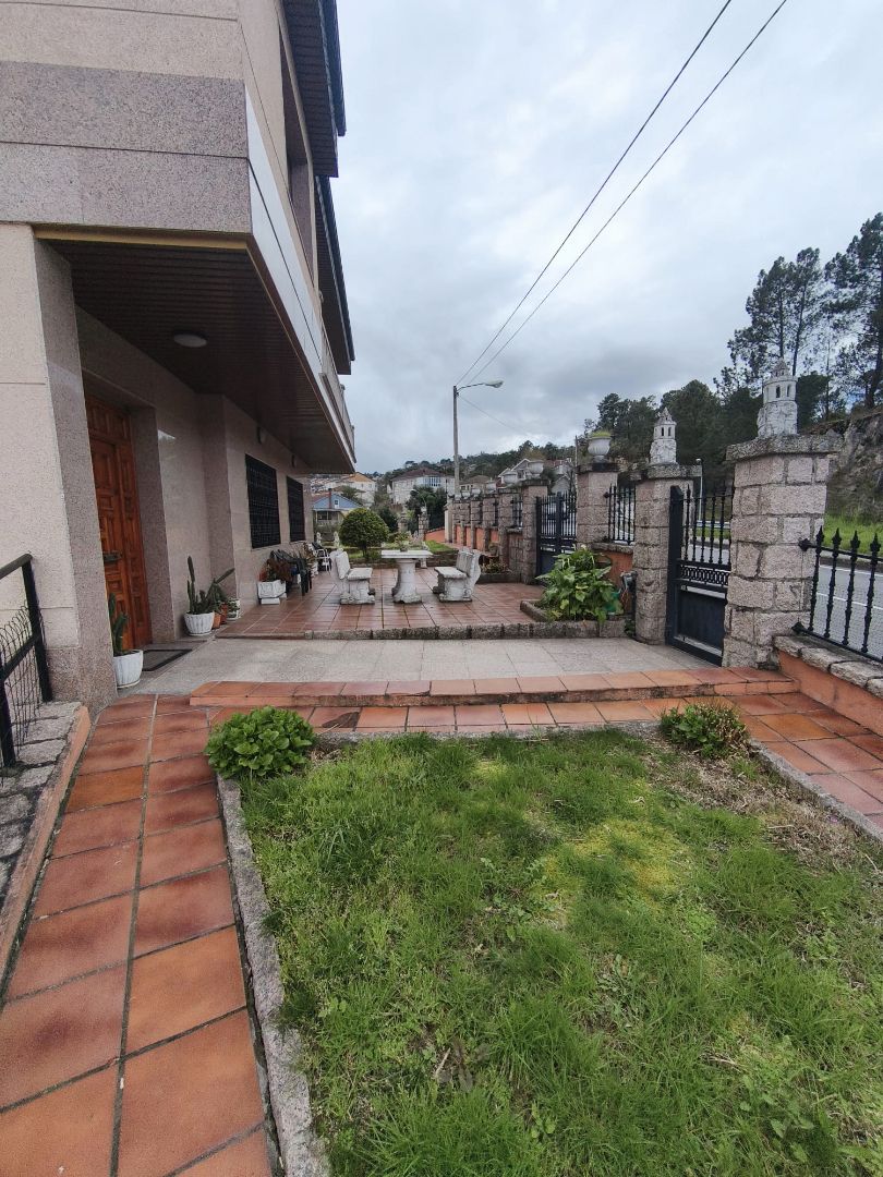 Terraza de Casa o chalet en venta en Ourense Capital  con Calefacción, Jardín privado y Parquet
