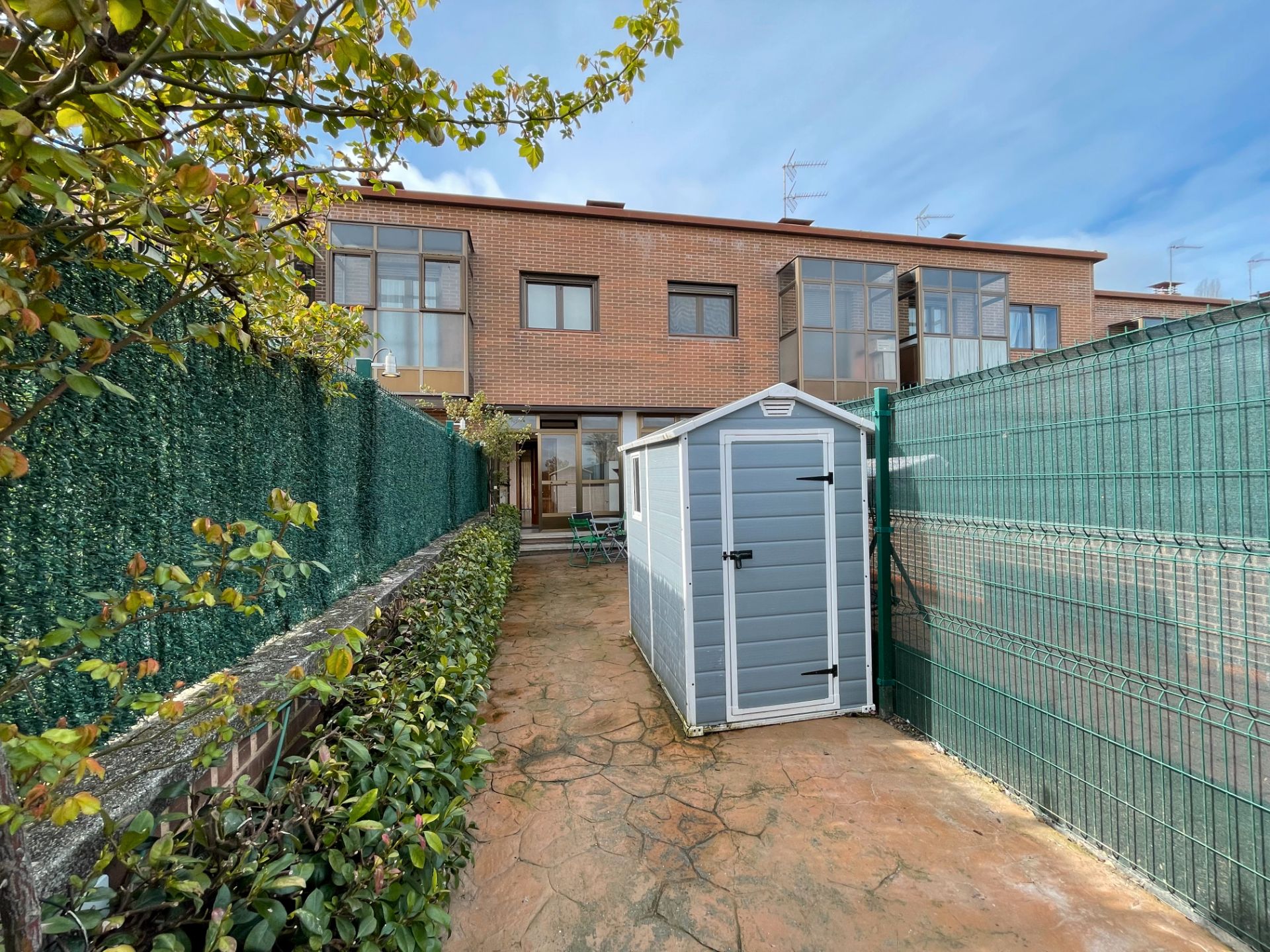 Jardí de Casa adosada en venda en Tudela de Duero amb Calefacció, Jardí privat i Terrassa