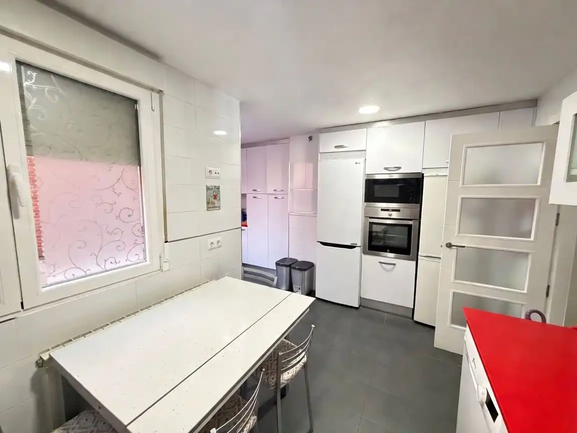Piso con ascensor en venta en Calle de Braulio Vivas, imagen 5