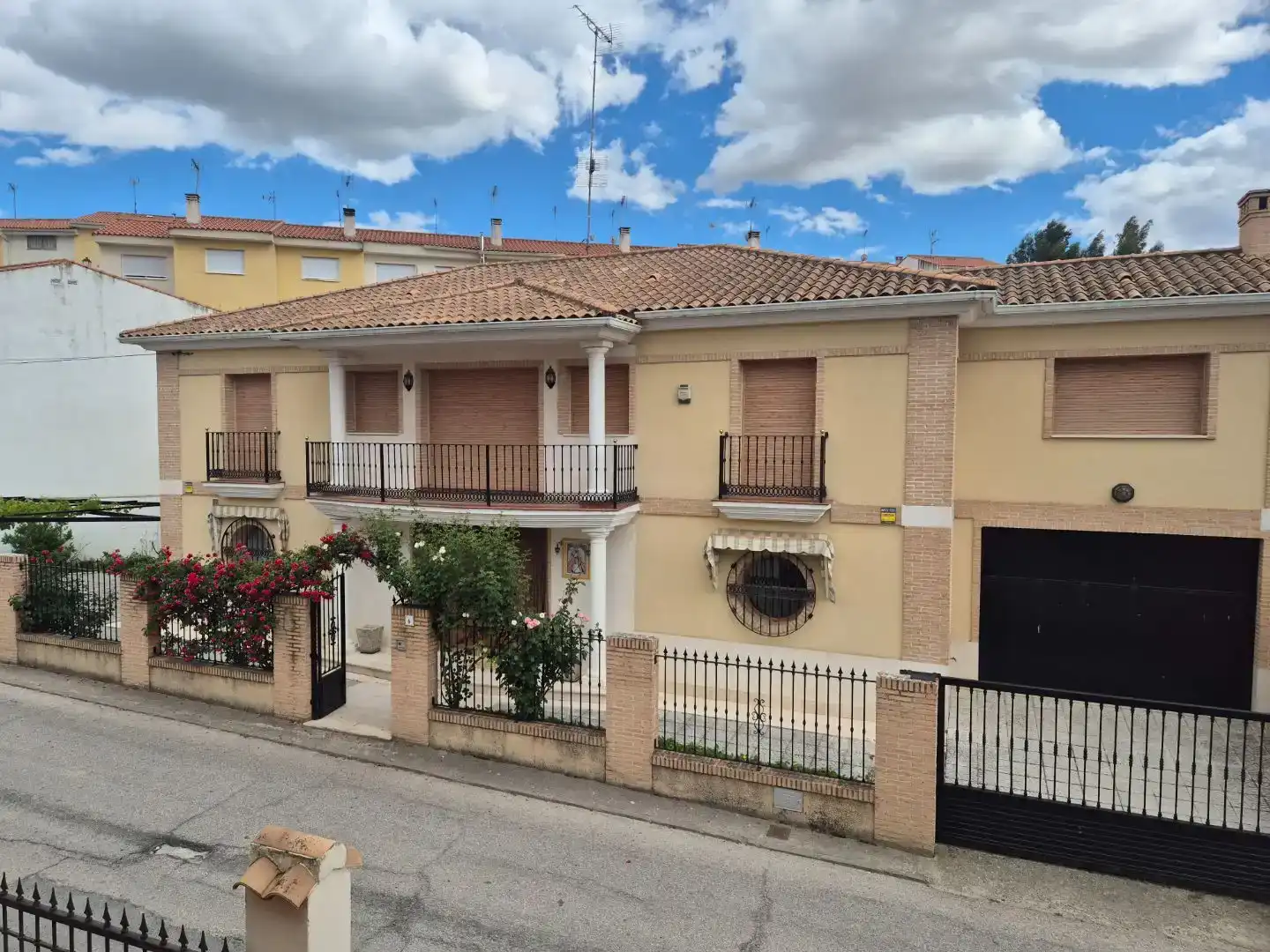 Vista exterior de Pis en venda en Borox amb Aire condicionat, Jardí privat i Traster