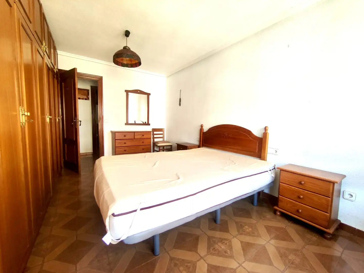 Flat with terrace for sale in Avenida Canalejas 11