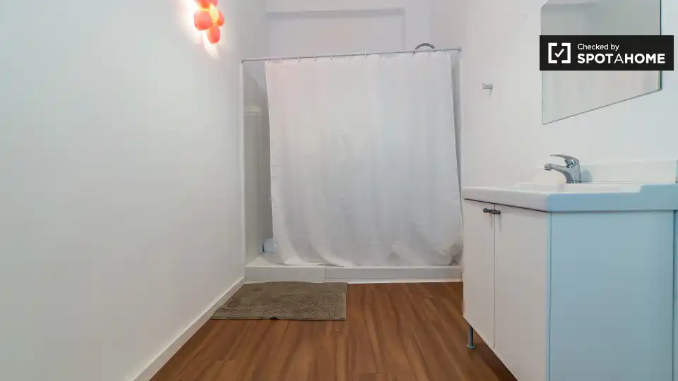 Room in Valencia, Valencia