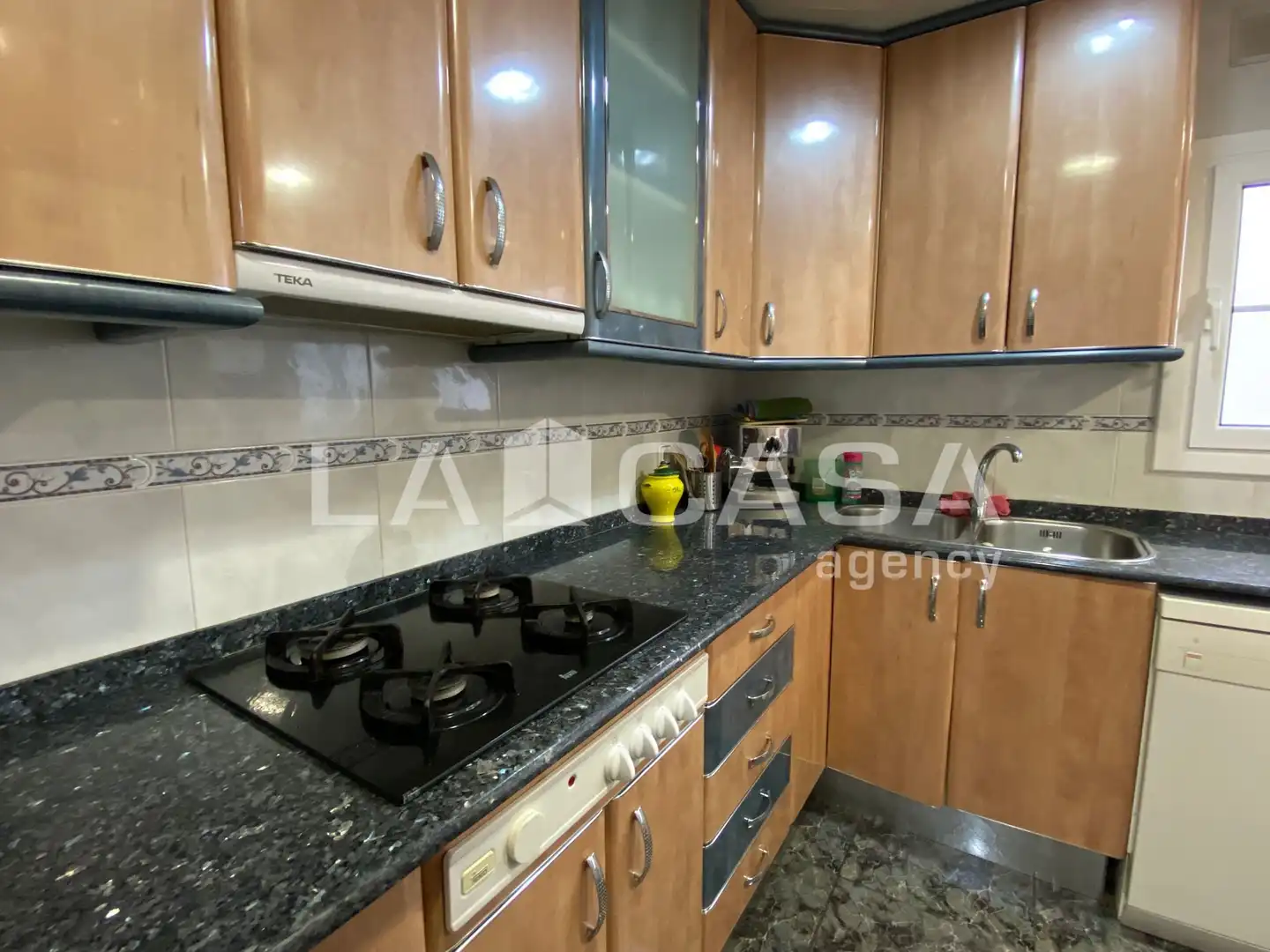 Cocina de Piso en venta en Santa Coloma de Gramenet con Calefacción y Balcón
