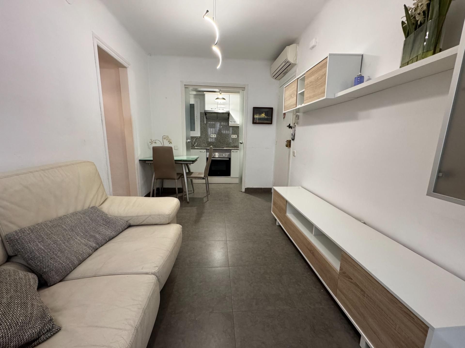 Sala d'estar de Planta baixa en venda en Sitges amb Aire condicionat i Moblat