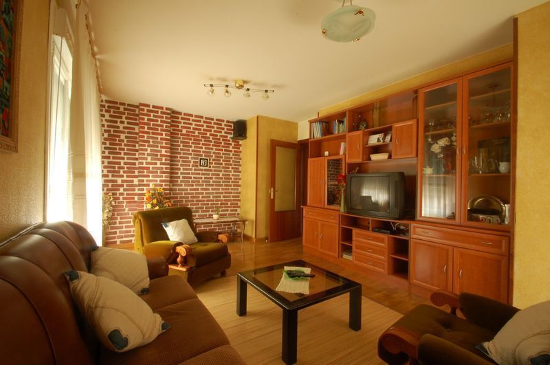 Sala de estar de Piso en venta en Avilés con Calefacción y Trastero