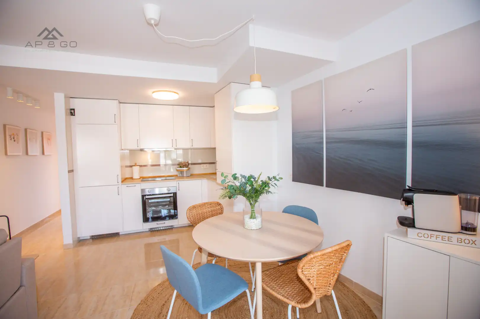 Esszimmer von Dachboden zur Miete in Almuñécar mit Klimaanlage, Terrasse und Möbliert