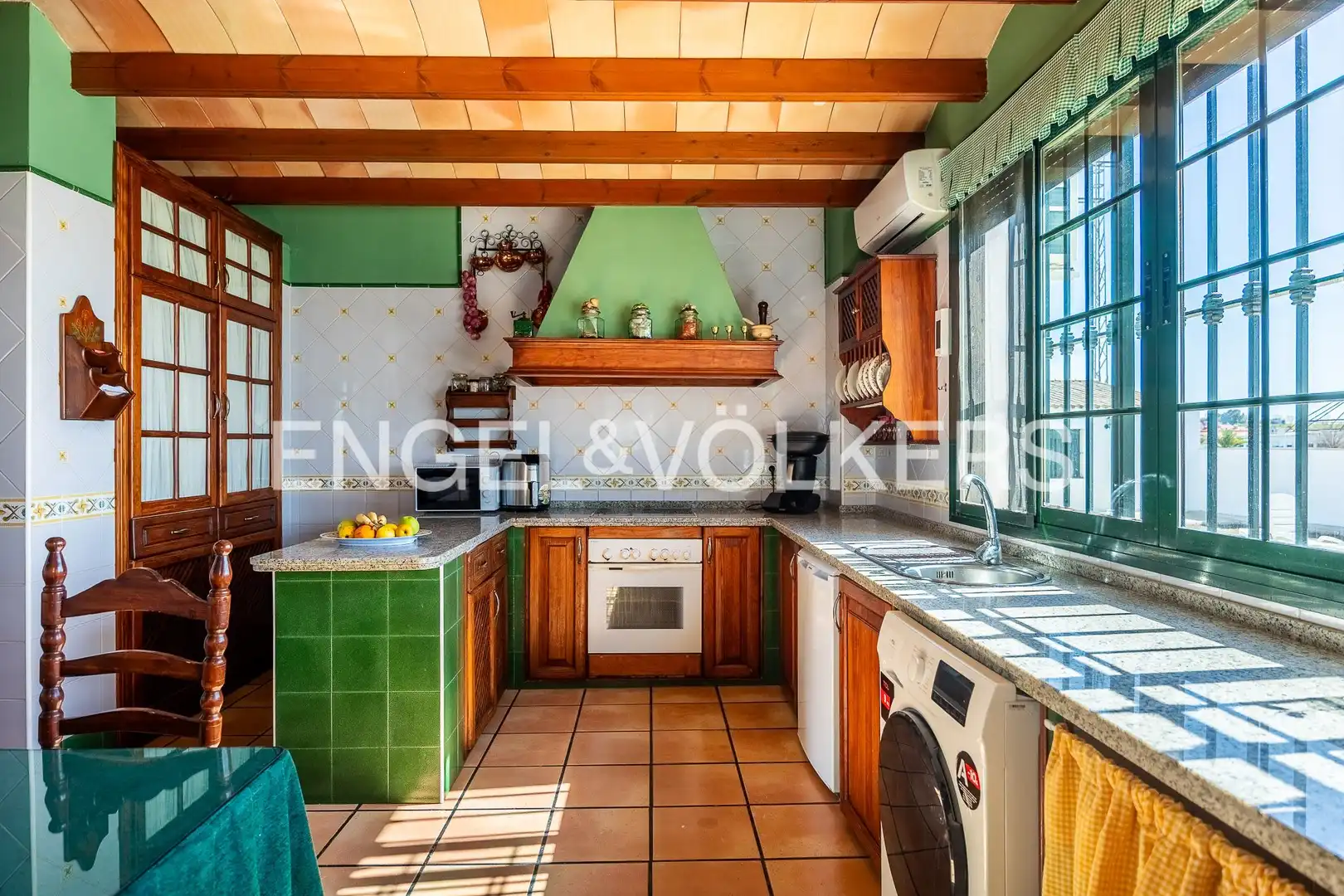 Cocina de Casa o chalet en venta en Castilleja del Campo con Aire acondicionado, Calefacción y Jardín privado
