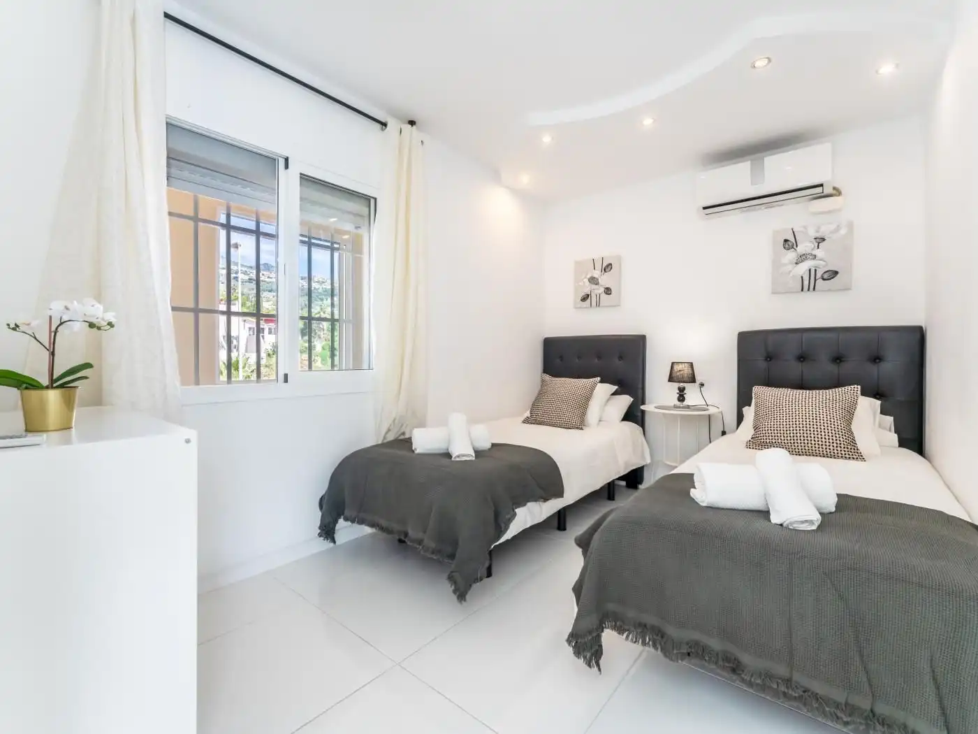 Bedroom of Apartments for sale in Benalmádena  with Air Conditioner, Furnished and Internet
