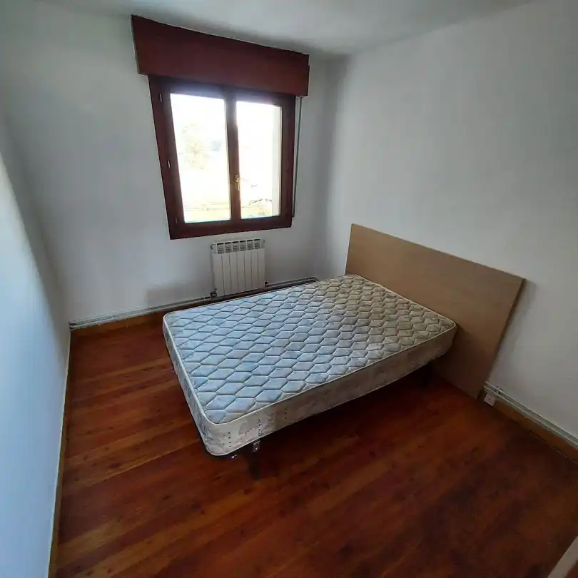 Habitación de Piso en venta en Otxandio con Calefacción y Balcón