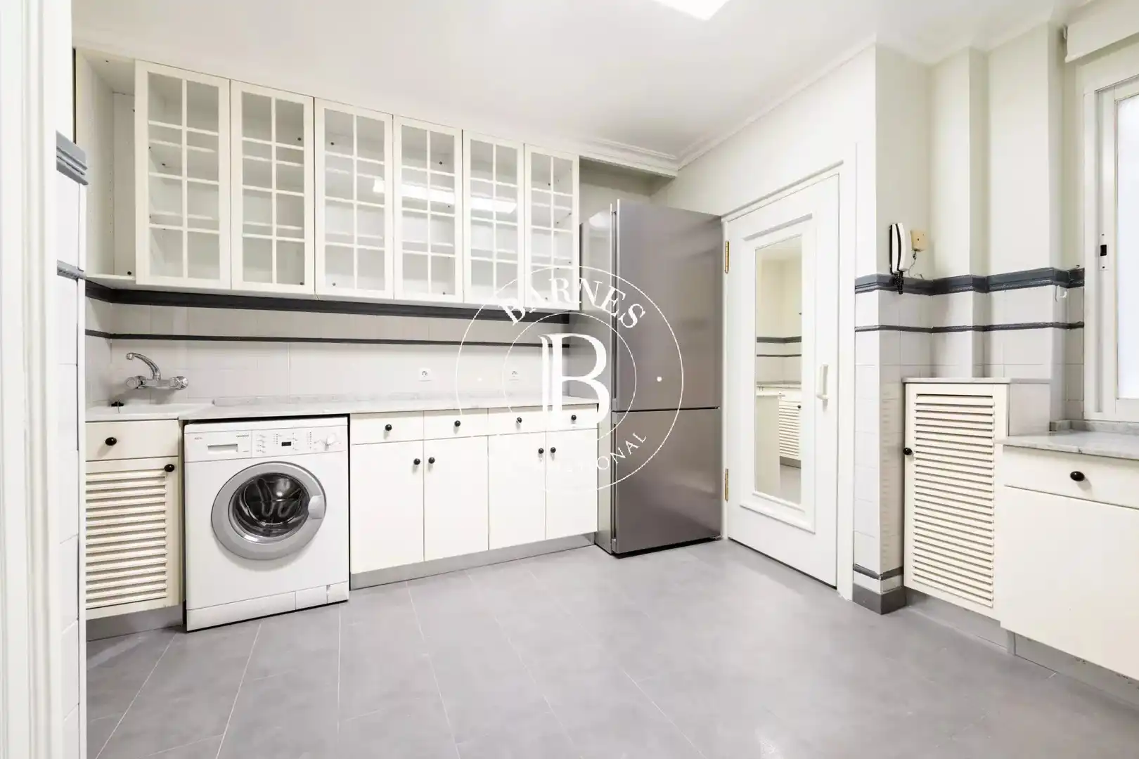 Kitchen of Flat for rent in Madrid  with Air Conditioner, Heating and Storage room